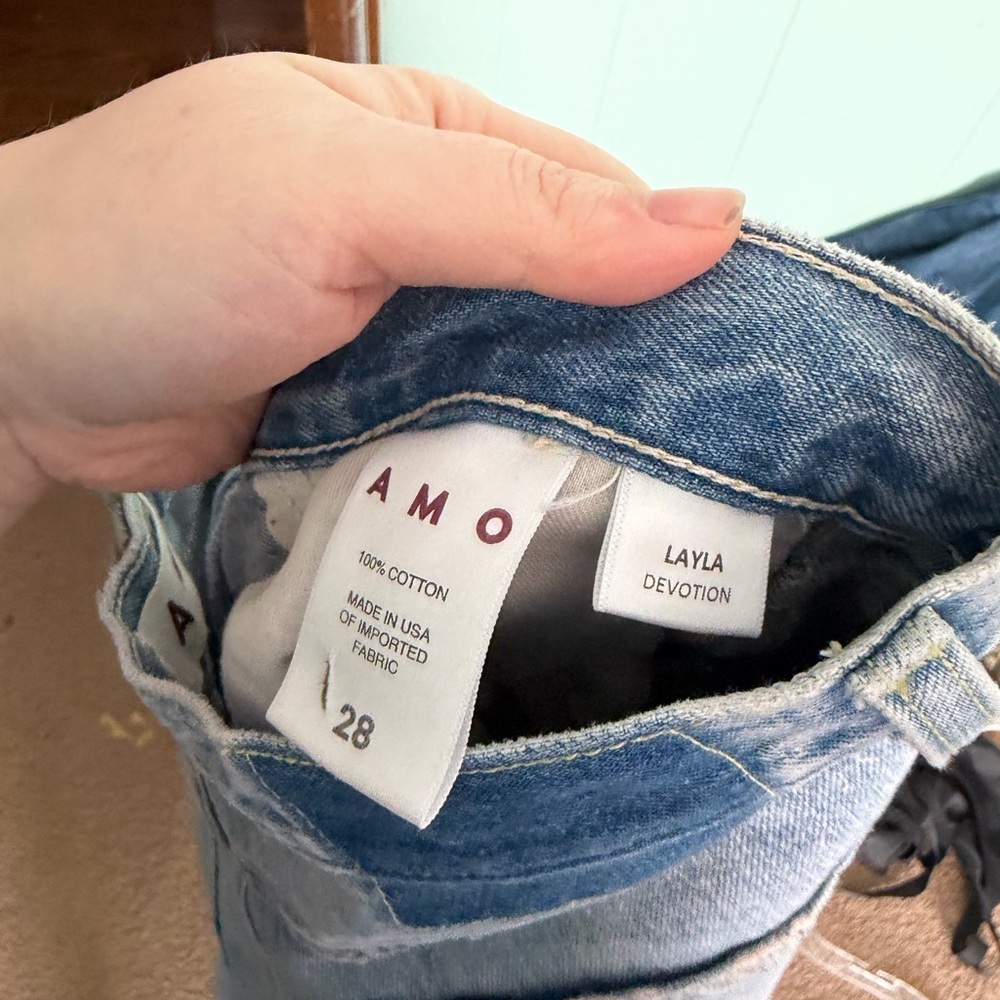 AMO light wash faded distressed jeans denim womens Layla devotion size 28 - Picture 4 of 4